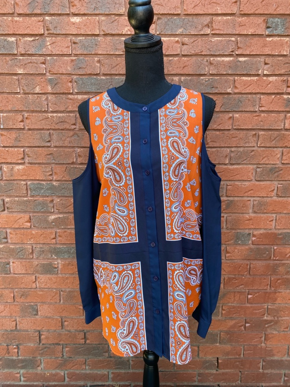 Cold-Shoulder Paisley Button-Front Top in Orange and Navy M